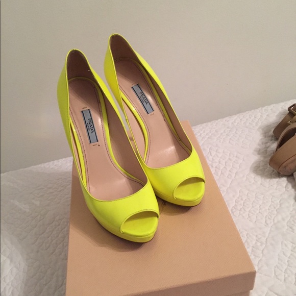 Prada Patent Leather Pumps Bright Yellow - Picture 1 of 7